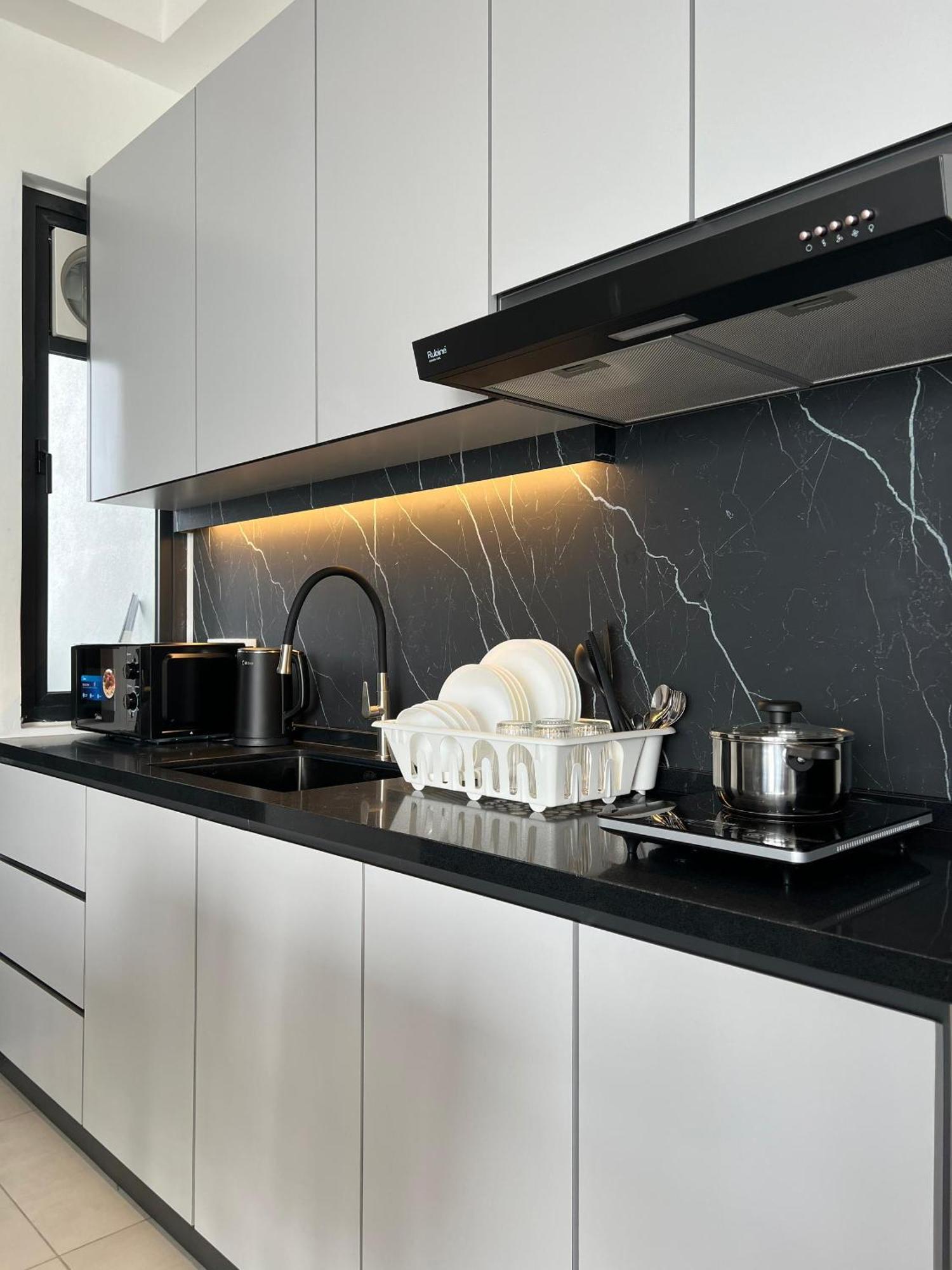 Urban Suites Two Or Three Bedroom Georgetown By Anc Jelutong Exterior photo