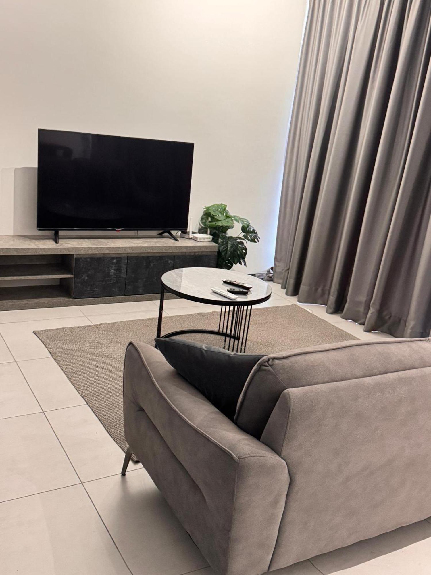Urban Suites Two Or Three Bedroom Georgetown By Anc Jelutong Exterior photo